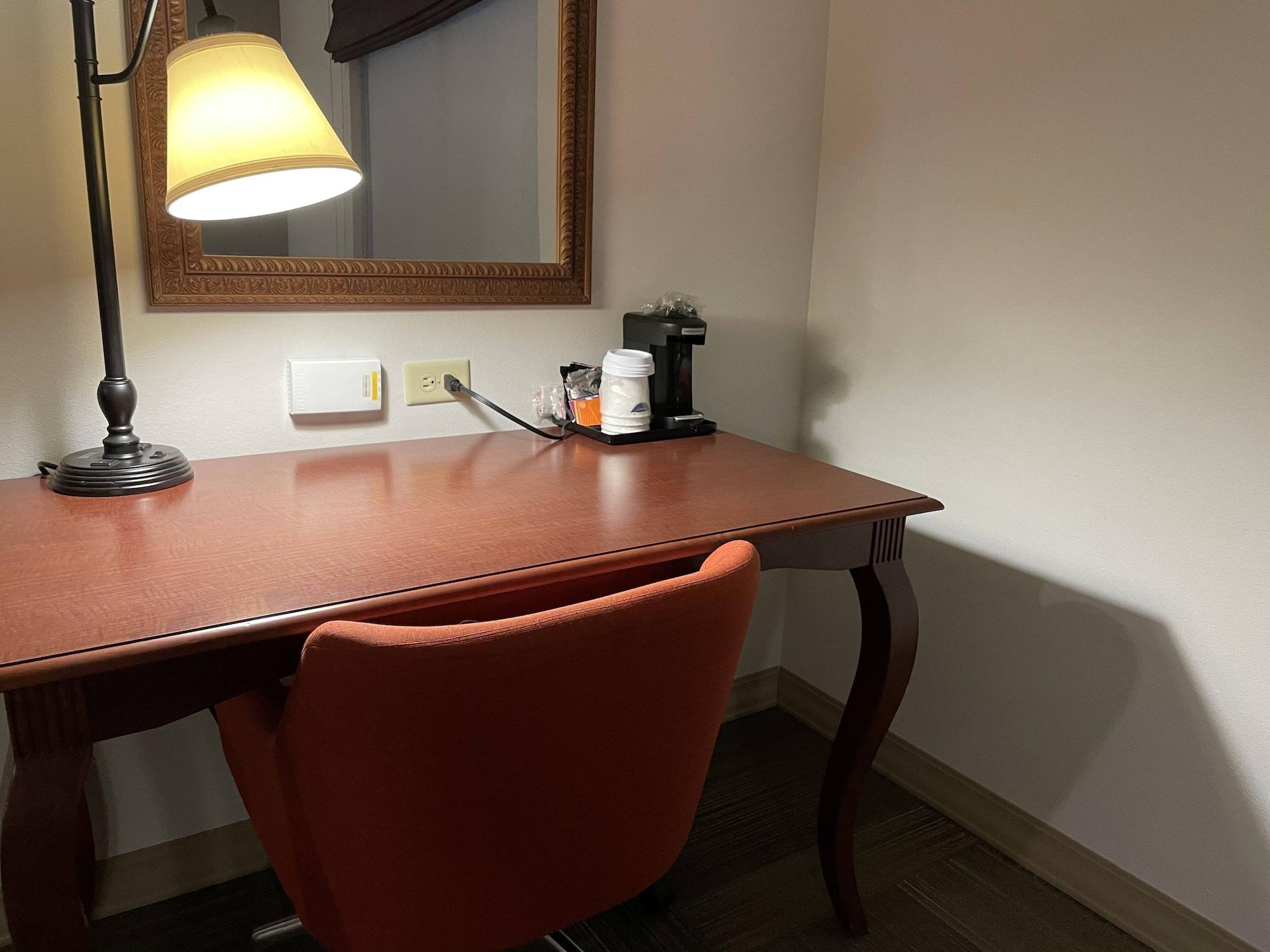 Hampton Inn & Suites Райфъл Екстериор снимка