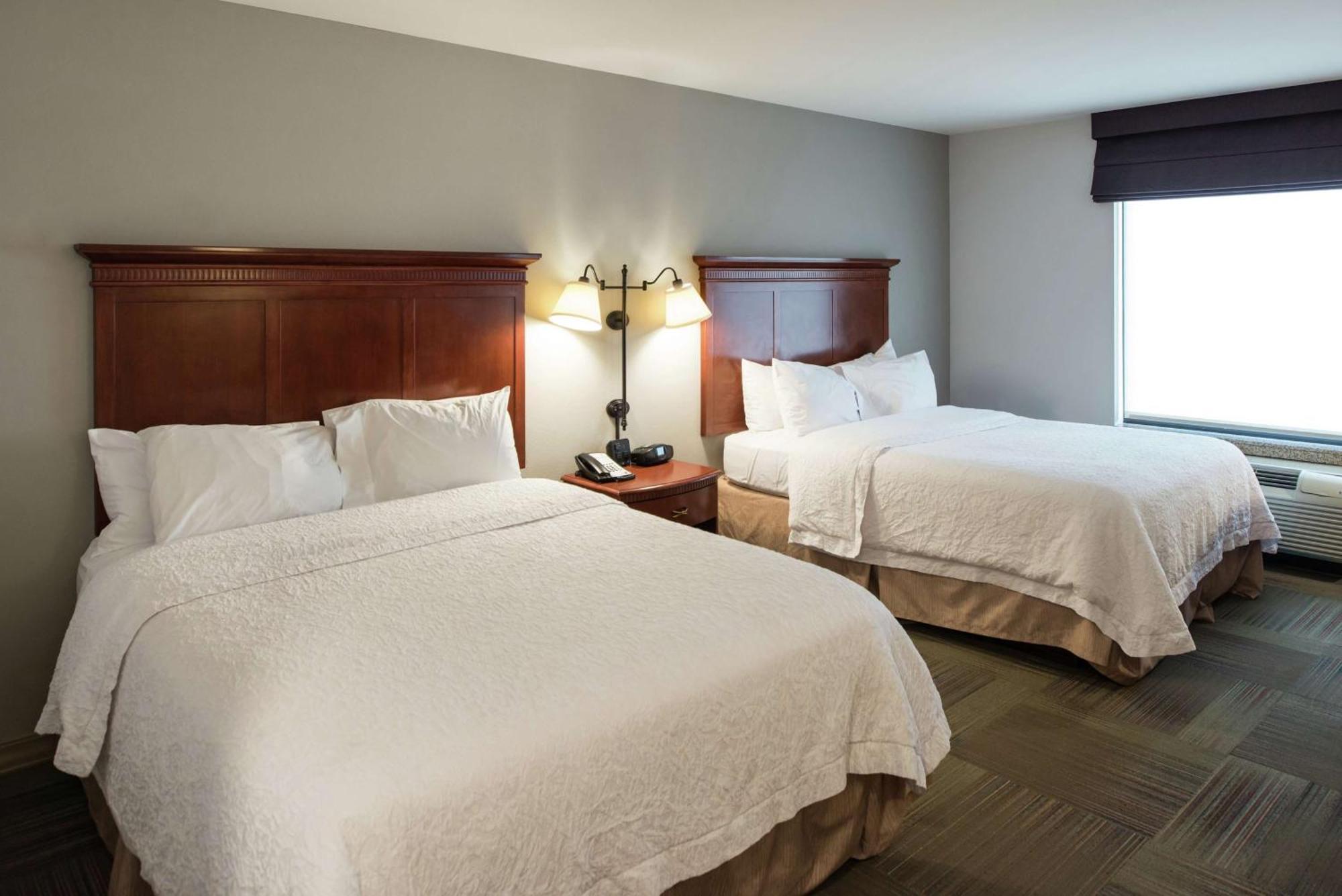 Hampton Inn & Suites Райфъл Екстериор снимка