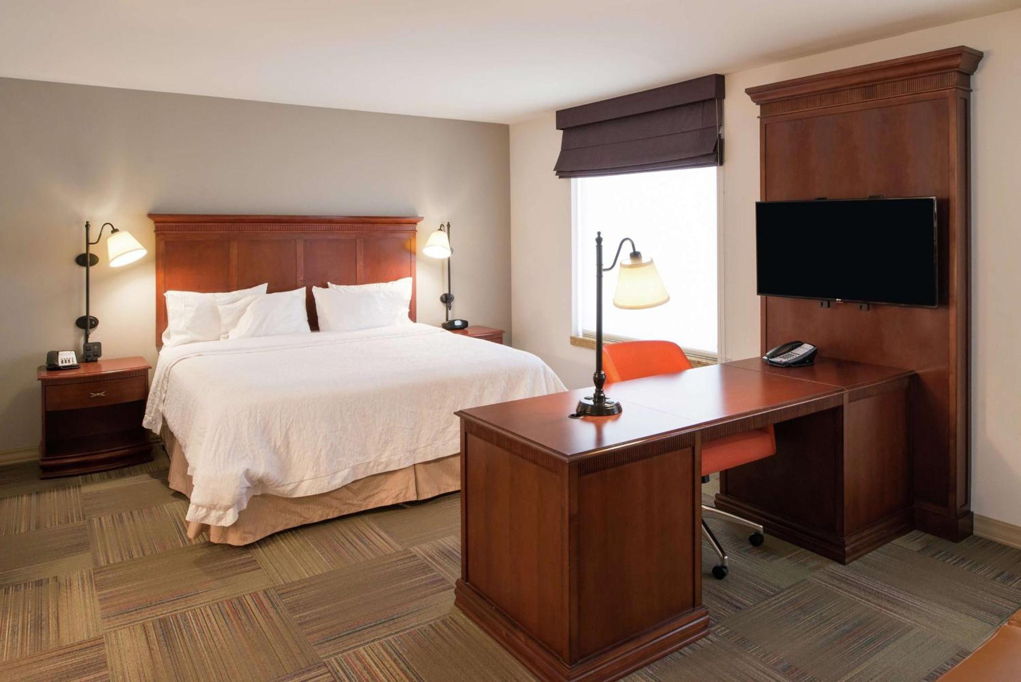 Hampton Inn & Suites Райфъл Екстериор снимка