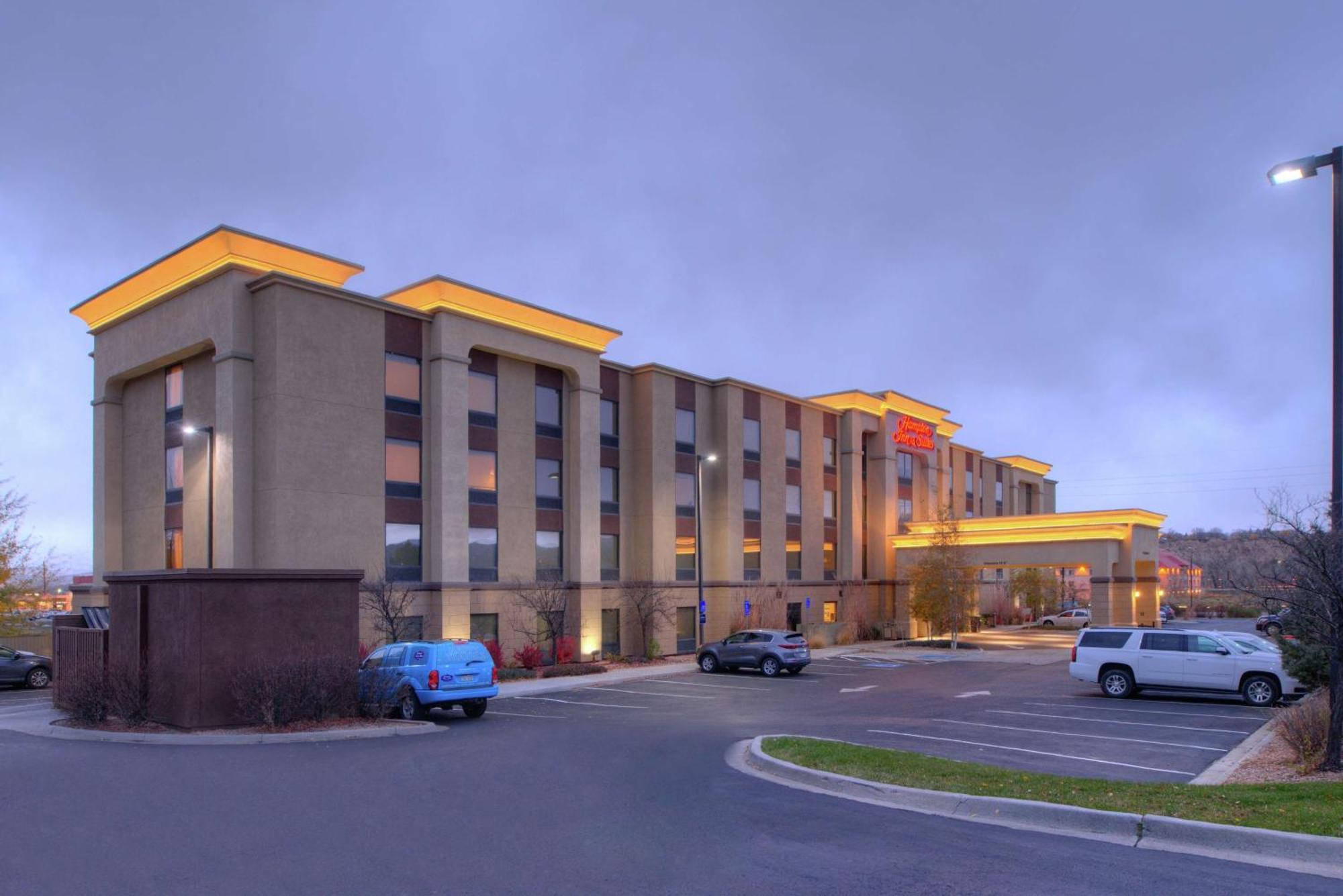 Hampton Inn & Suites Райфъл Екстериор снимка