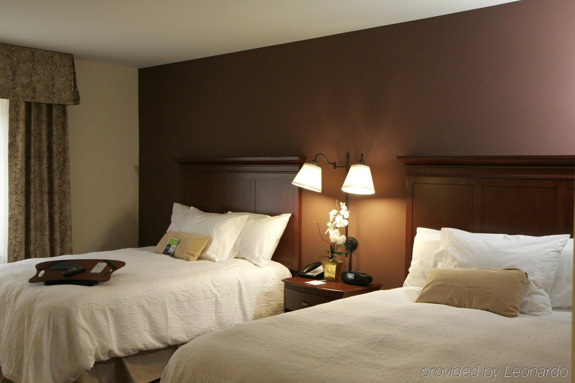 Hampton Inn & Suites Райфъл Стая снимка
